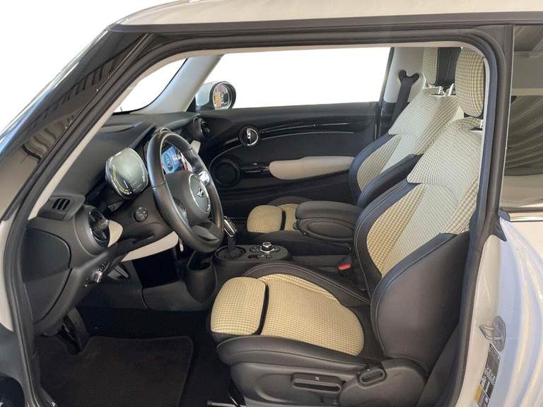 Mini Cooper SE Classic Trim