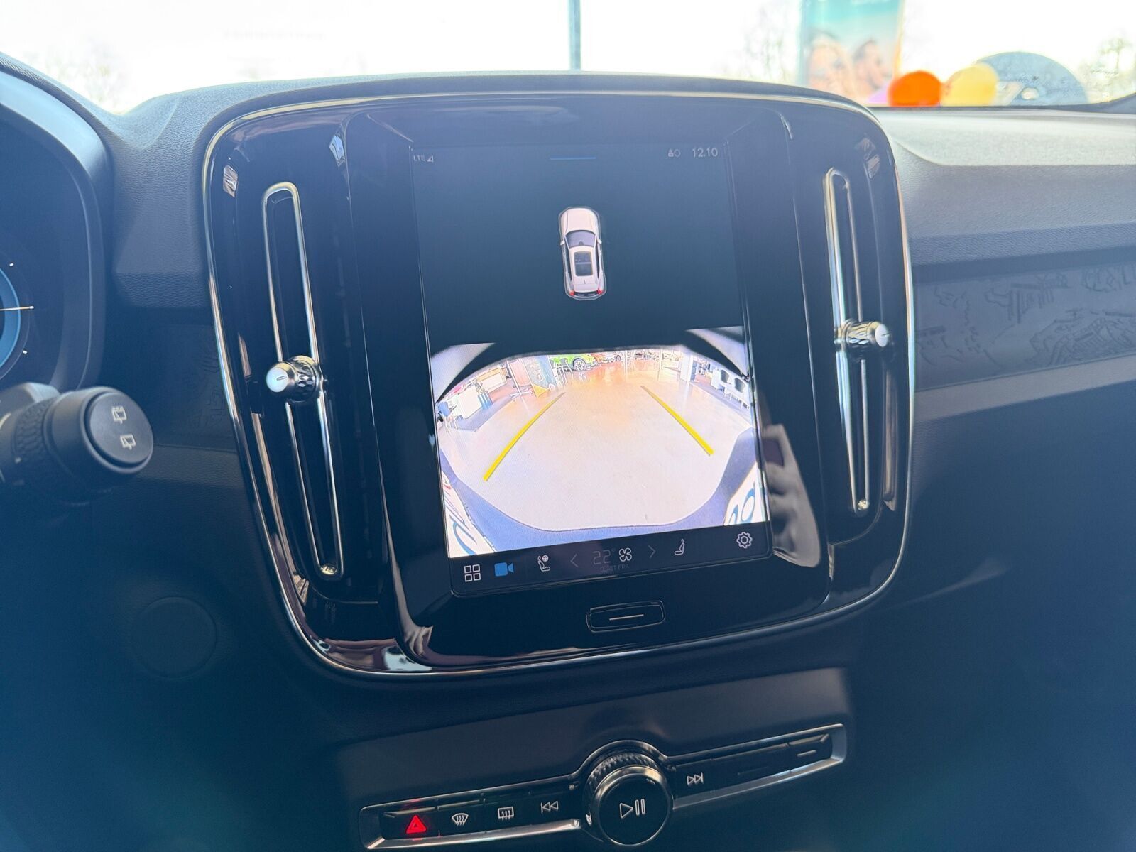 Sort Volvo XC40 fra 2024