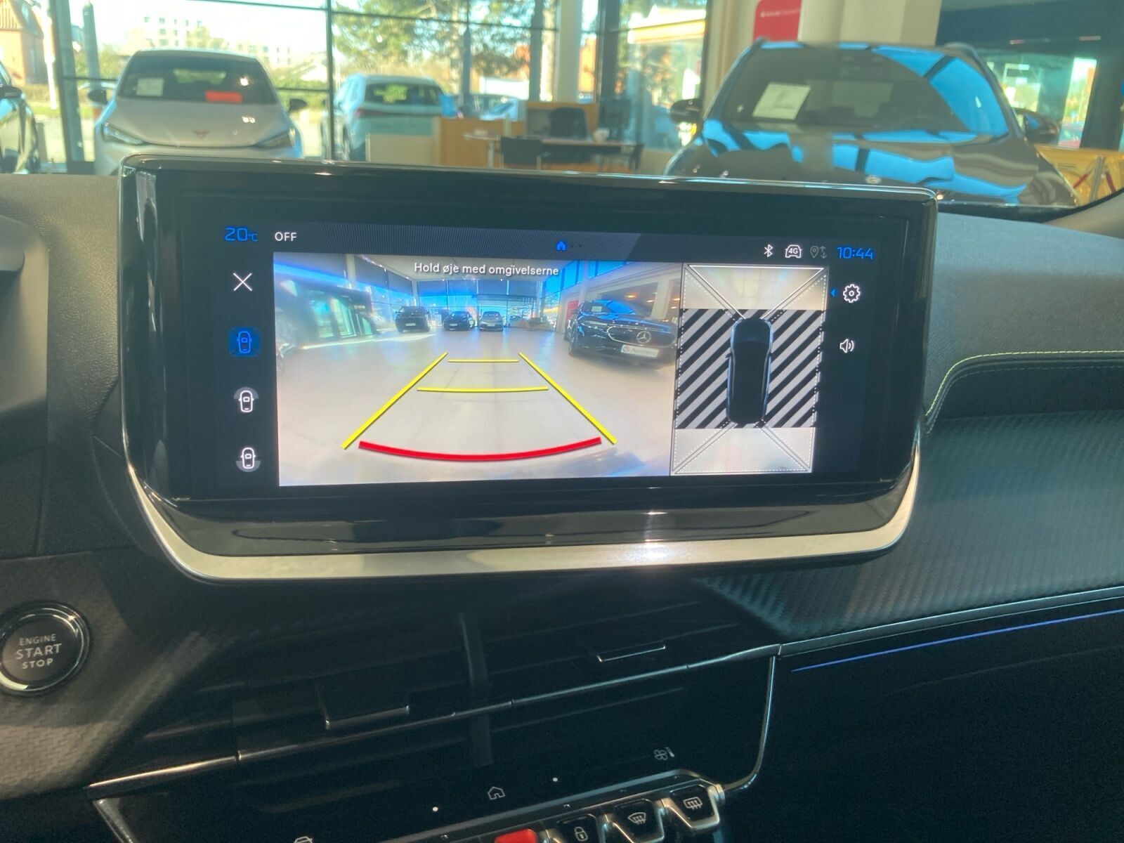 Sort Peugeot e-2008 fra 2025