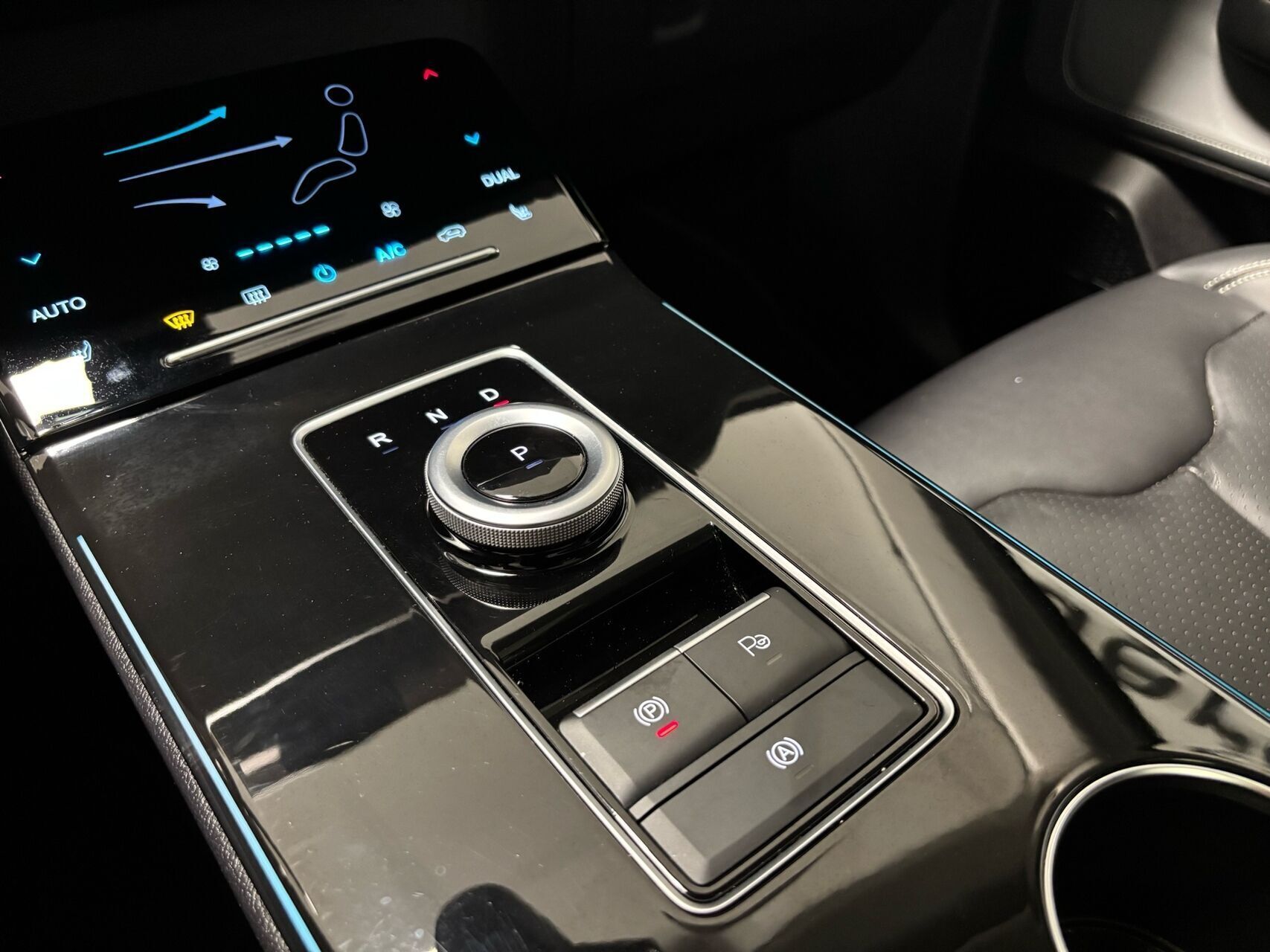 Hvid Aiways U5 fra 2022