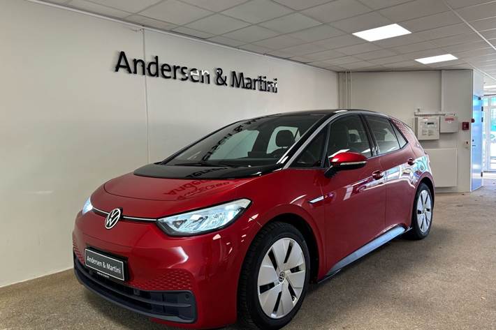 Rød VW ID.3 fra 2021 set udefra