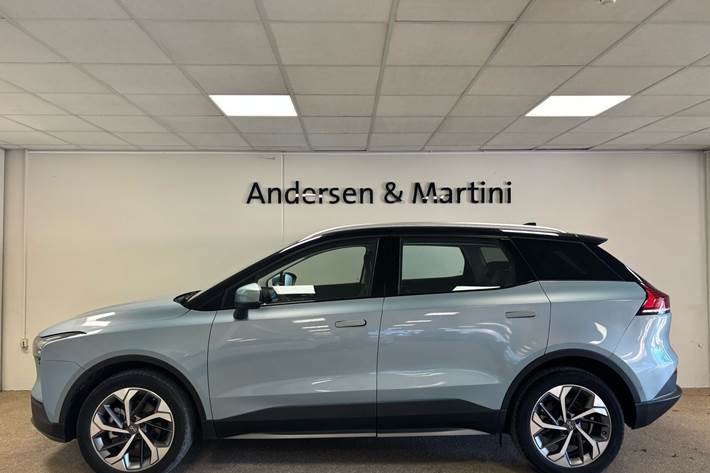 Blå Aiways U5 fra 2021