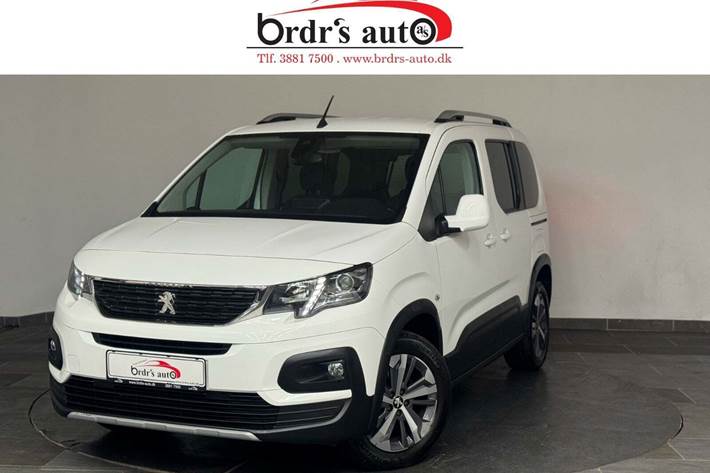 Hvid Peugeot Rifter fra 2019 set udefra