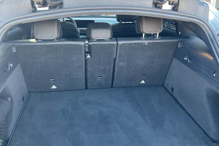 Grå Mercedes EQC fra 2020