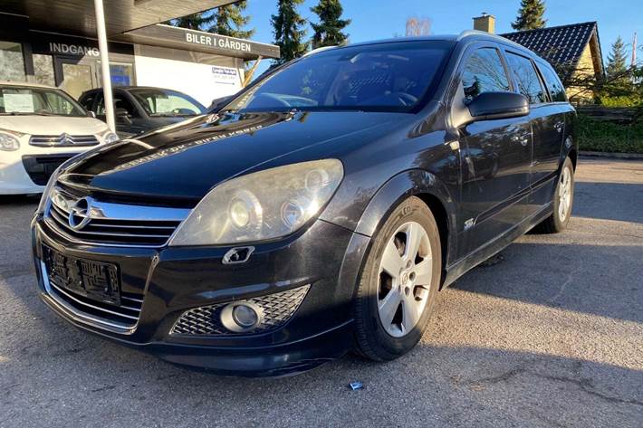 Sort Opel Astra fra 2008