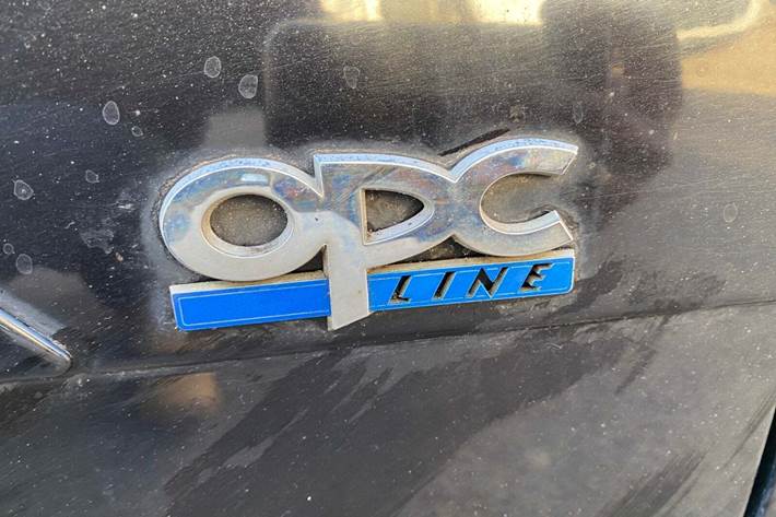 Sort Opel Astra fra 2008