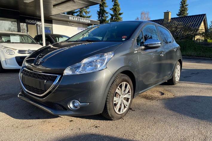 Grå Peugeot 208 fra 2012