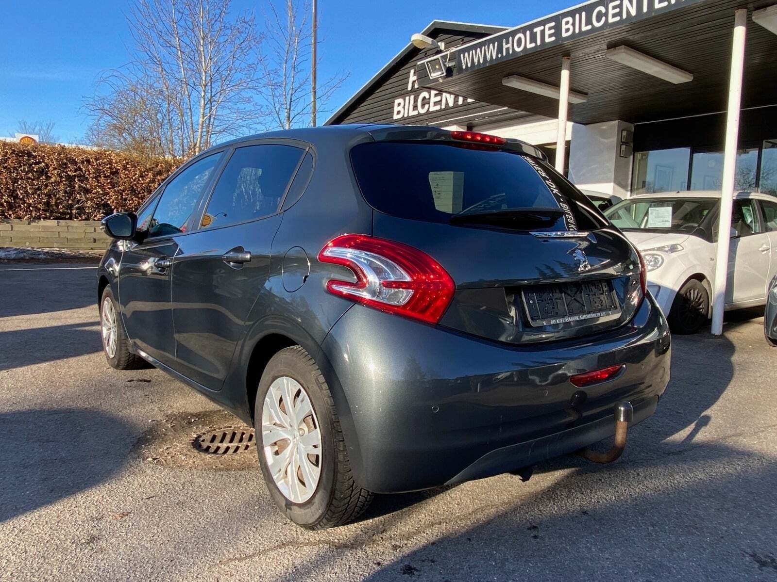 Grå Peugeot 208 fra 2012
