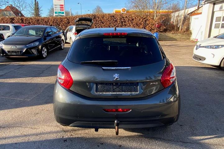 Grå Peugeot 208 fra 2012