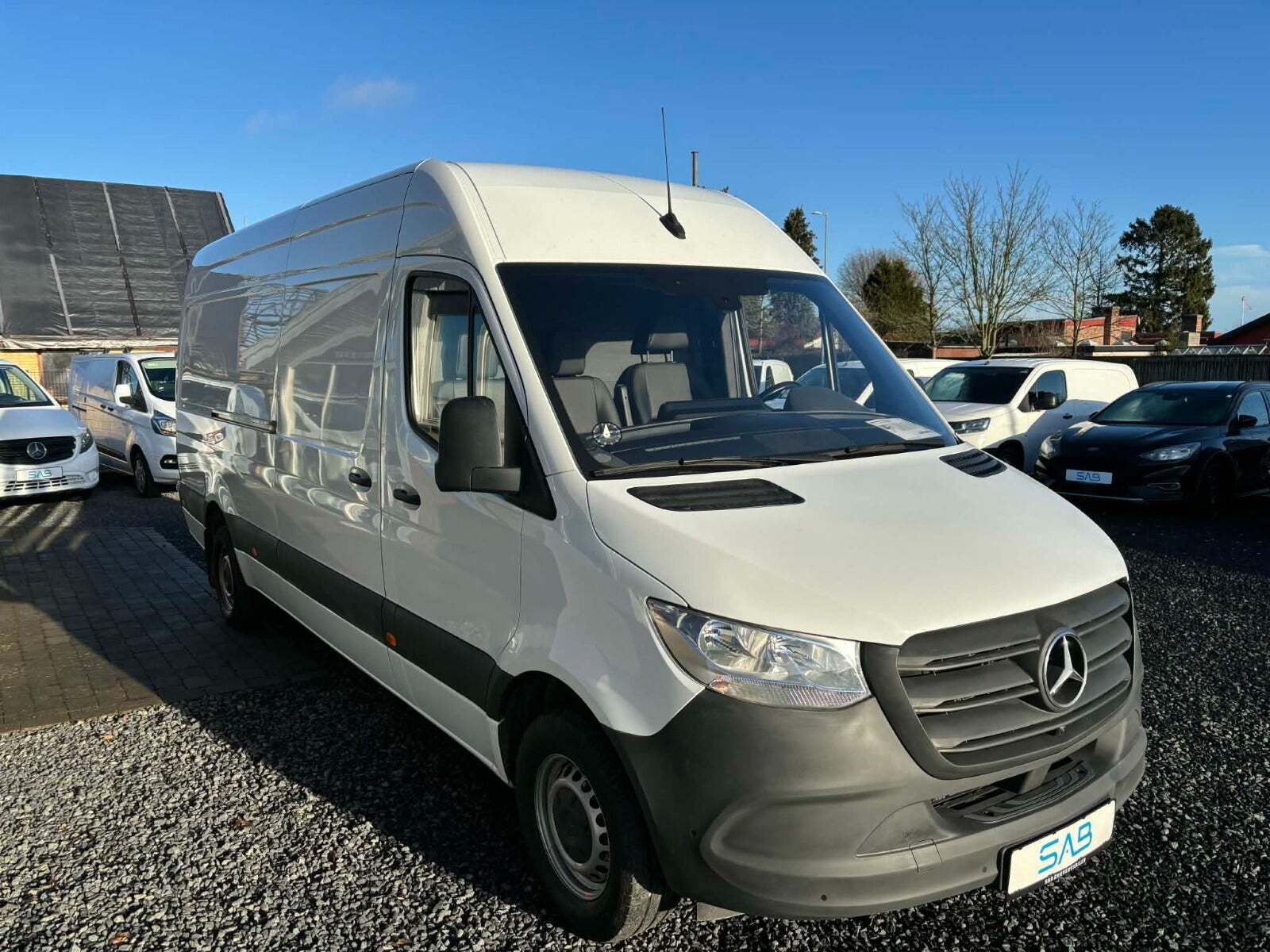 Hvid Mercedes Sprinter 317 fra 2024