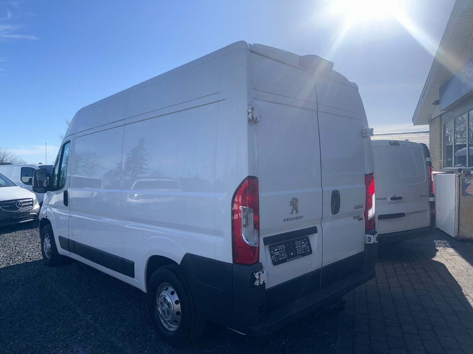 Peugeot Boxer 333 2,0 BlueHDi 130 L2H2 Premium