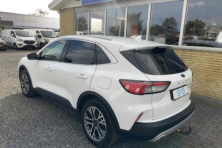 Hvid Ford Kuga fra 2021