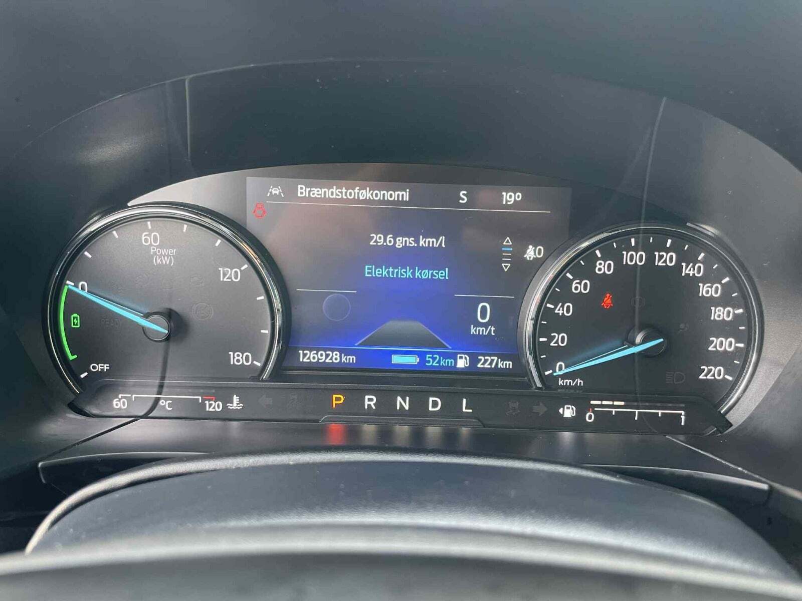 Hvid Ford Kuga fra 2021