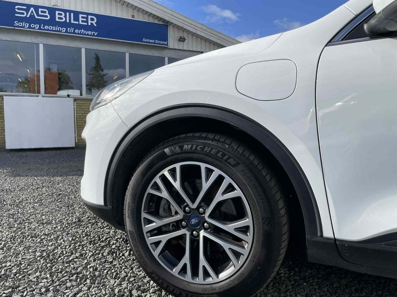 Hvid Ford Kuga fra 2021