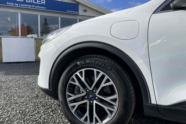 Hvid Ford Kuga fra 2021