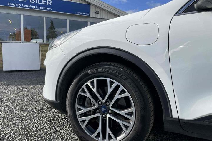 Hvid Ford Kuga fra 2021