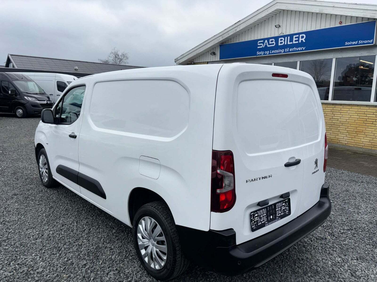 Peugeot Partner 1,5 BlueHDi 130 L2V1 Plus EAT8 Van