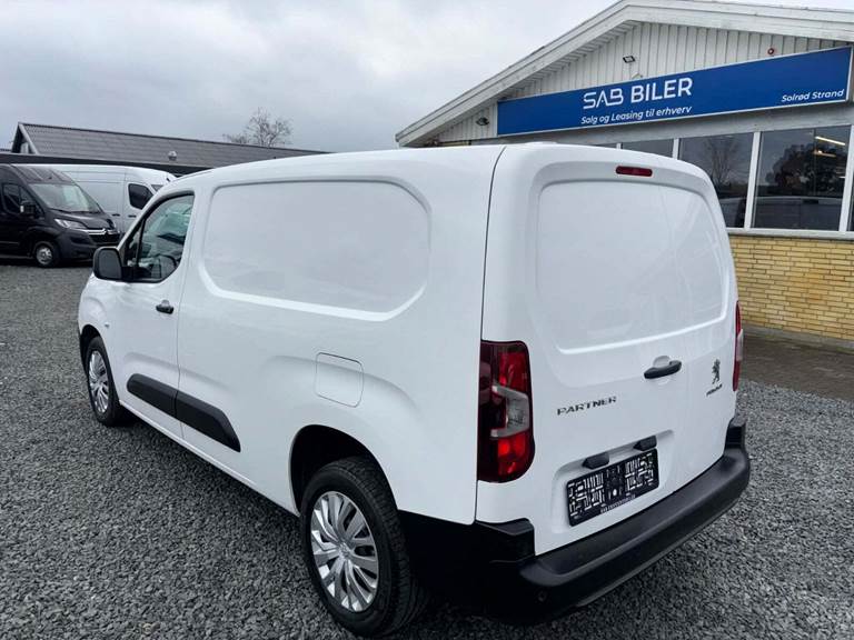 Peugeot Partner 1,5 BlueHDi 130 L2V1 Plus EAT8 Van