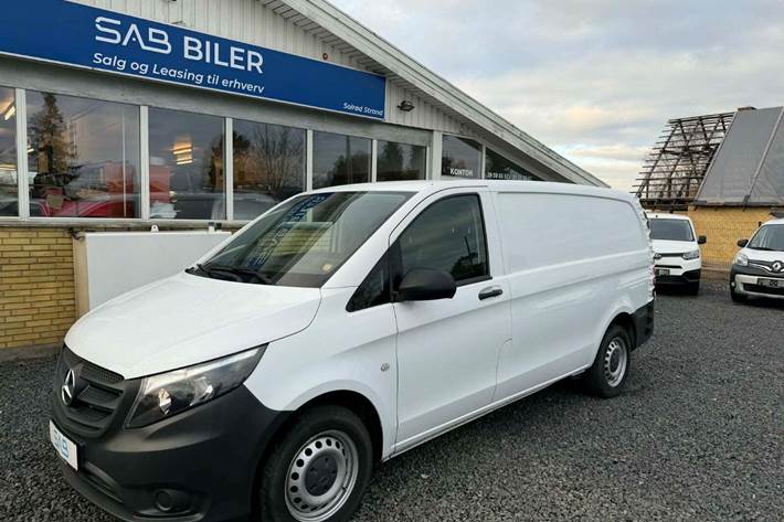 Hvid Mercedes Vito 114 fra 2019