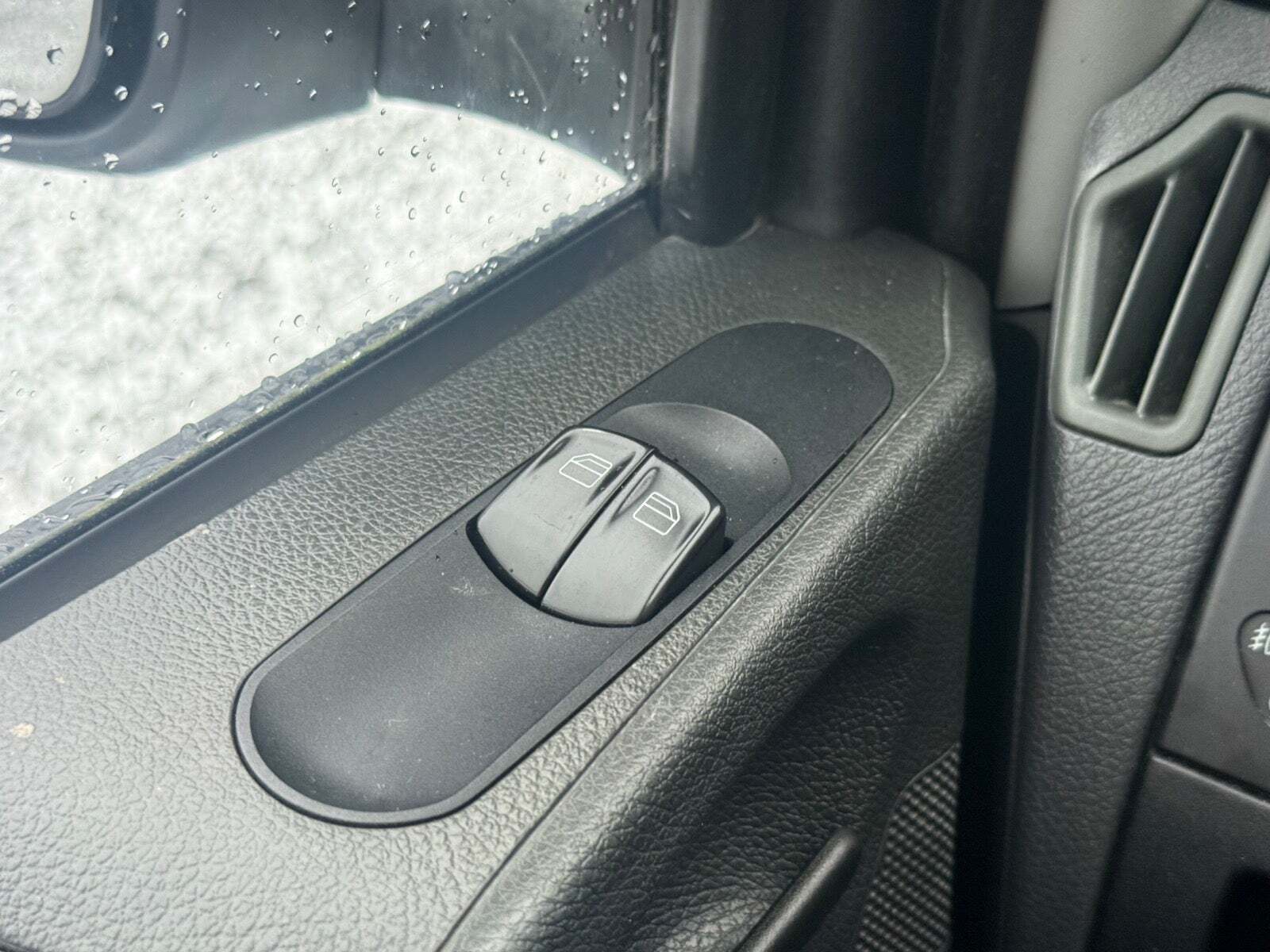 Hvid Mercedes Vito 110 fra 2014