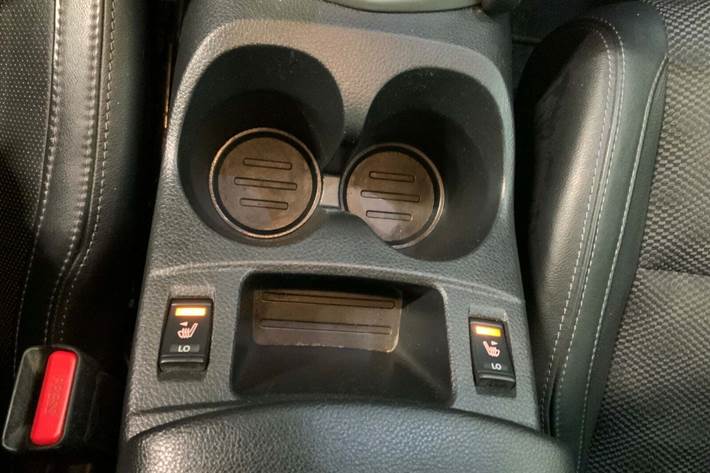 Grå Nissan Qashqai fra 2014