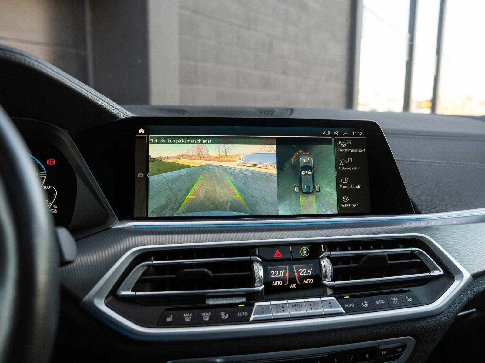 Grå BMW X5 fra 2021