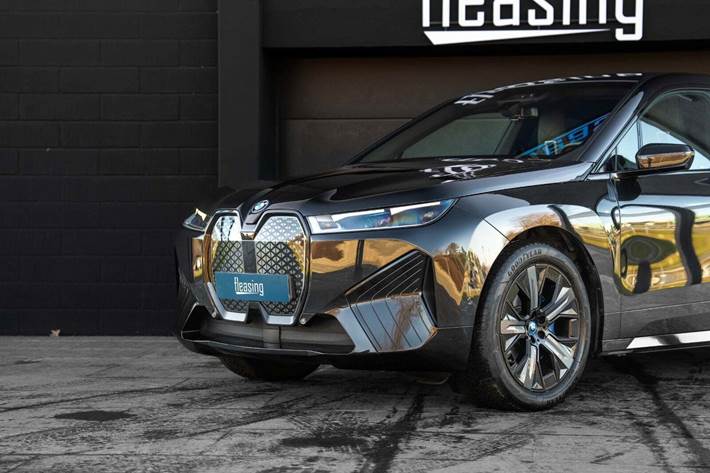 Sort BMW iX fra 2022