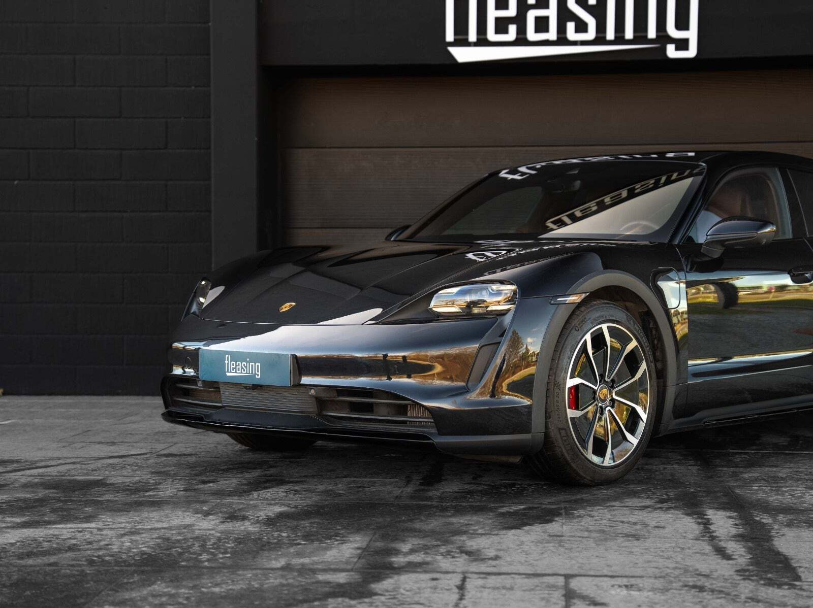 Porsche Taycan 4S Performance+ Cross Turismo