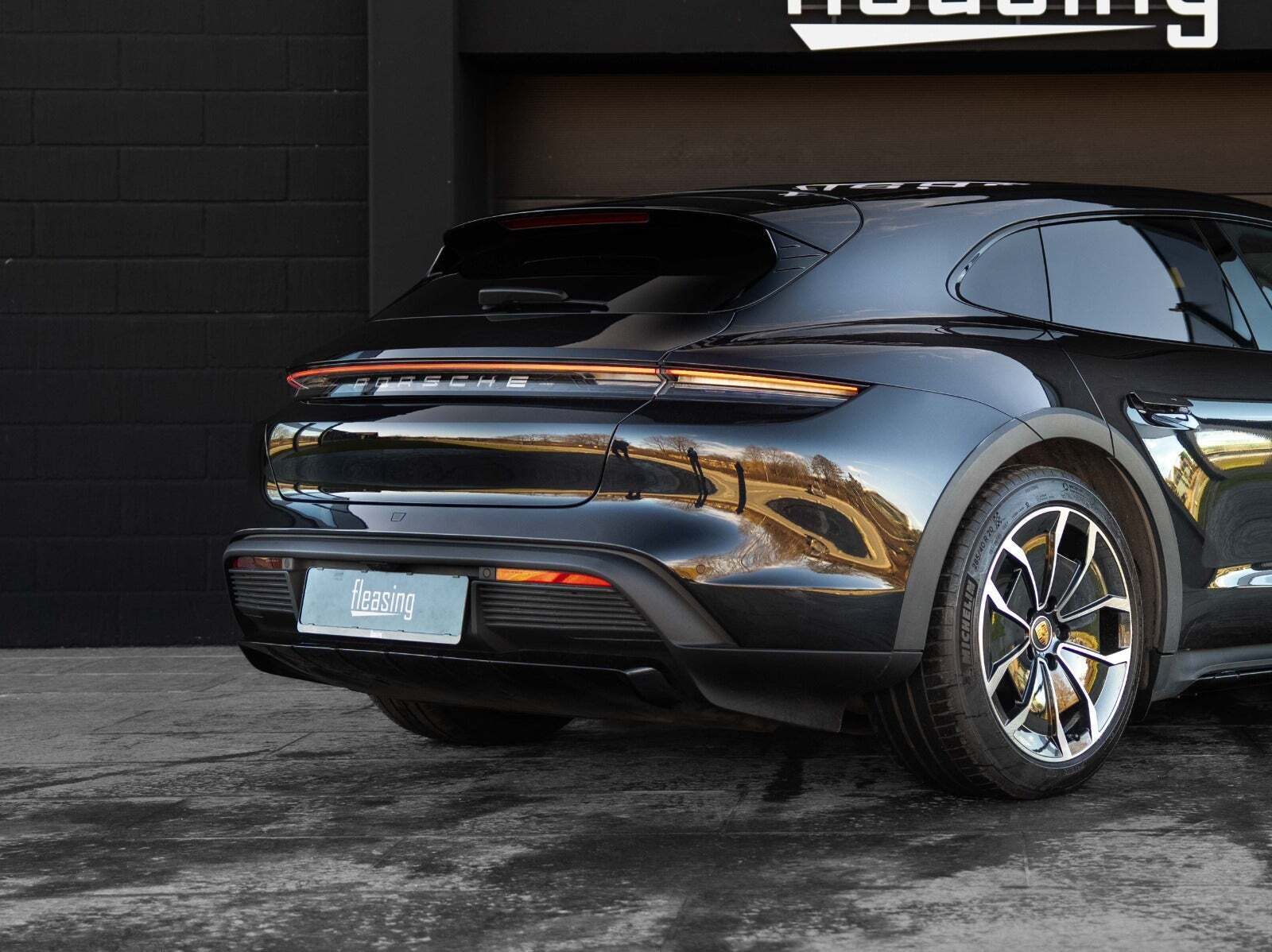 Sort Porsche Taycan 4S fra 2022