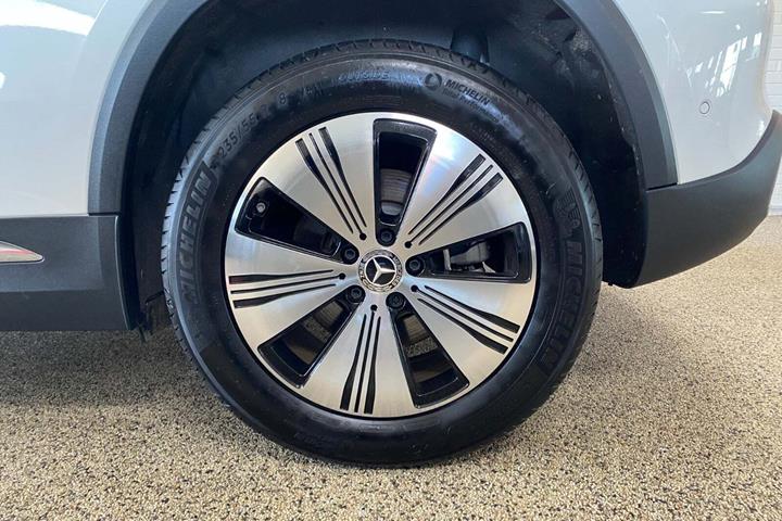 Hvid Mercedes EQA250+ fra 2024