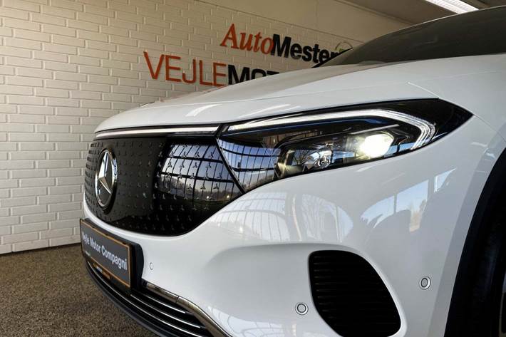 Hvid Mercedes EQA250+ fra 2024