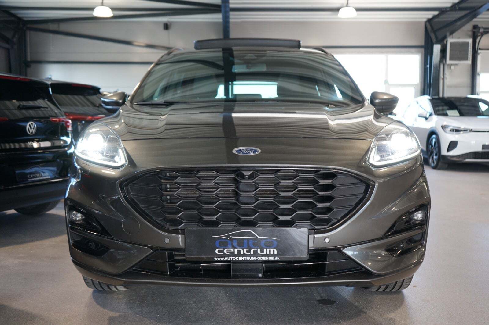 Ford Kuga 2,5 PHEV ST-Line X CVT