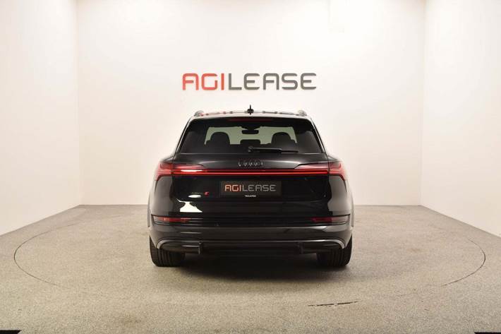 Sort Audi e-tron S fra 2021