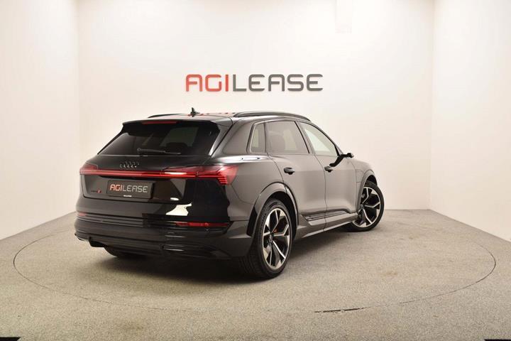 Sort Audi e-tron S fra 2021
