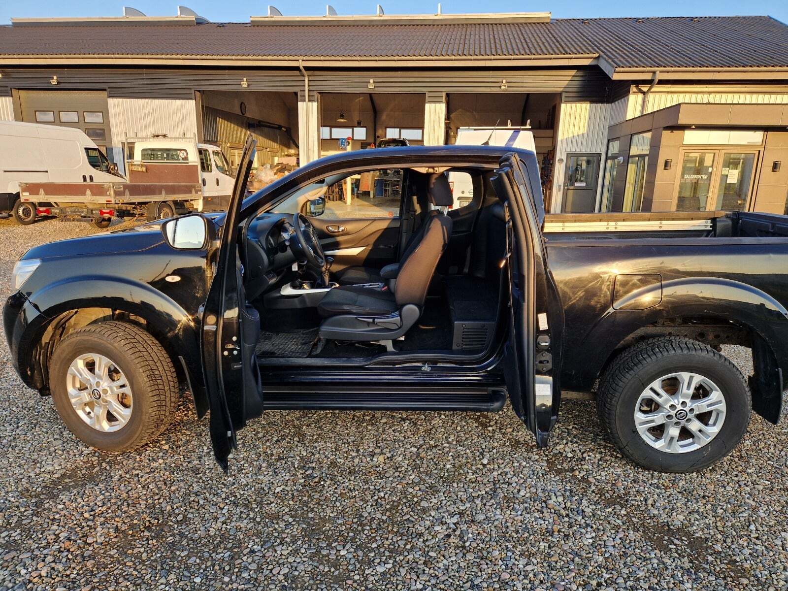 undefined Nissan Navara fra 2021 set indefra