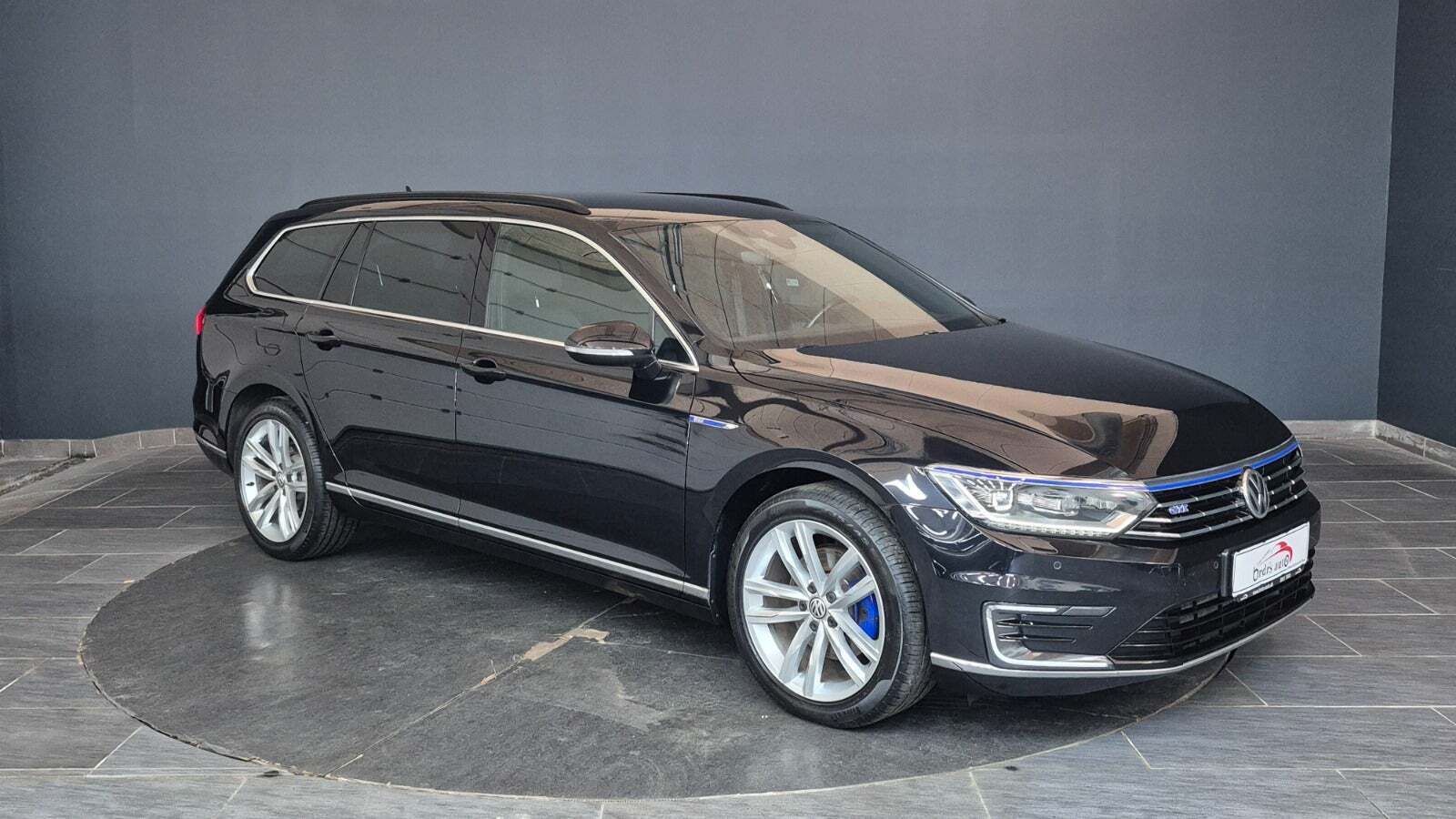 Sort VW Passat fra 2017