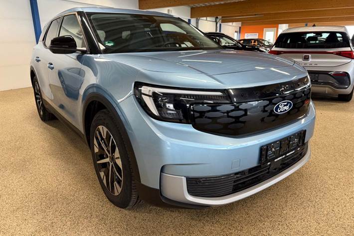 Blå Ford Explorer fra 2024