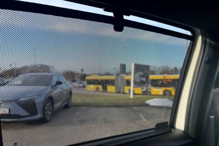 Hvid Skoda Enyaq fra 2025