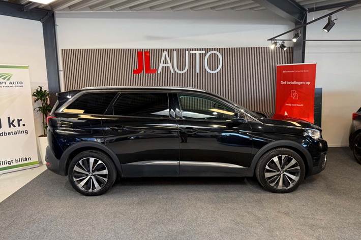 Sort Peugeot 5008 fra 2019