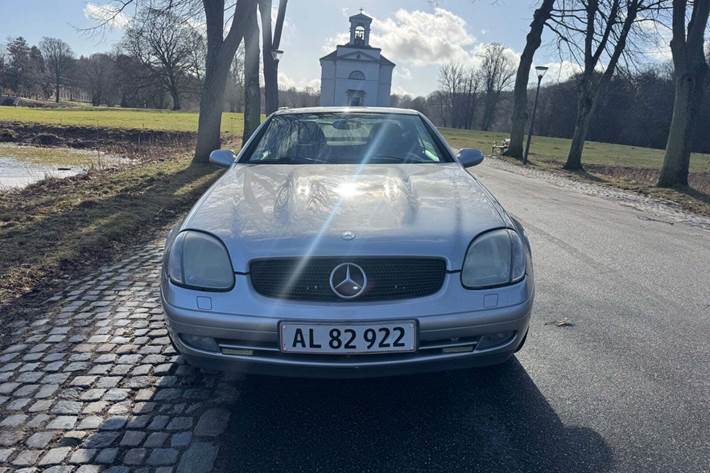 Grå Mercedes SLK230 fra 1997
