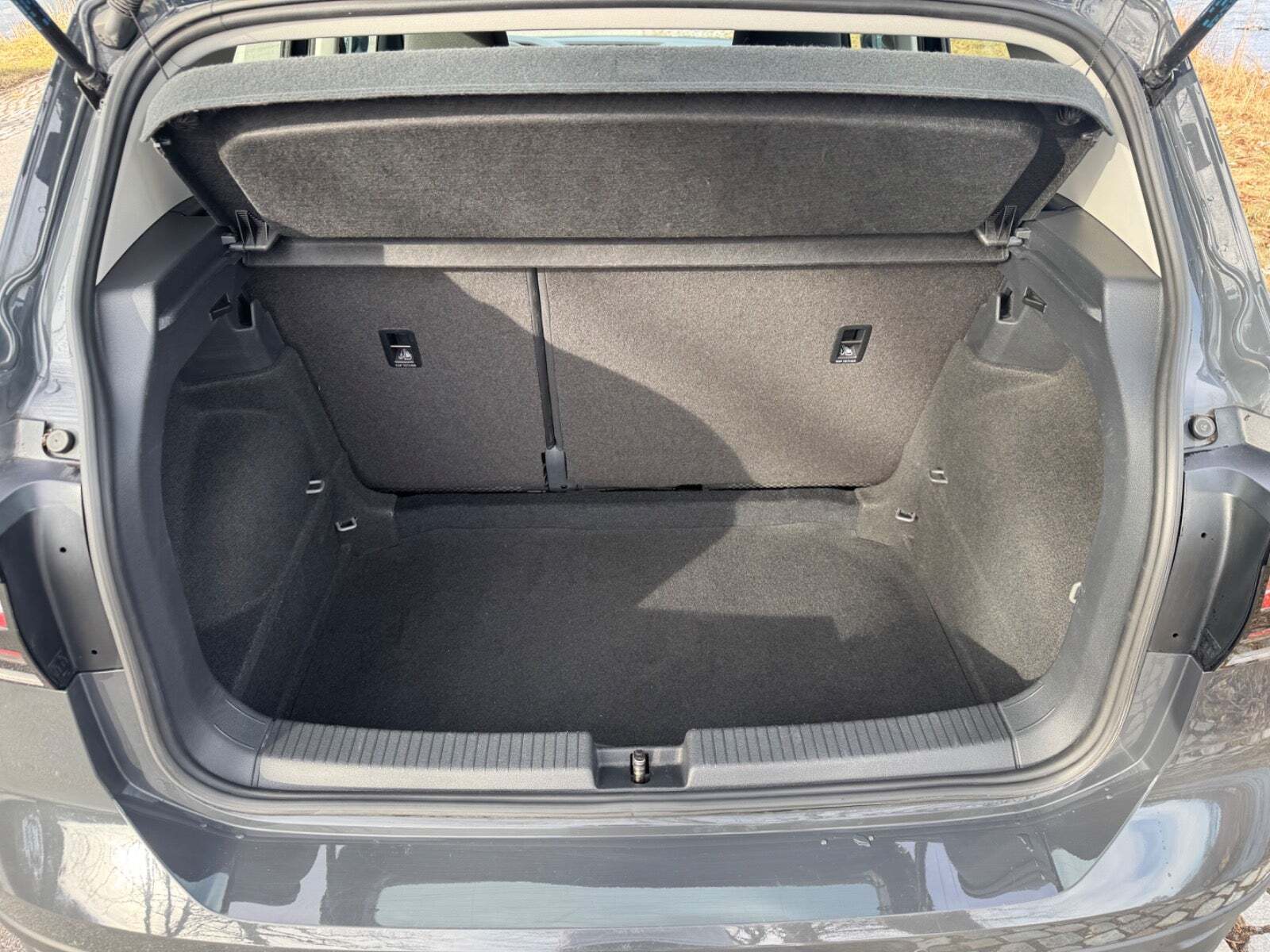 Grå VW T-Cross fra 2020