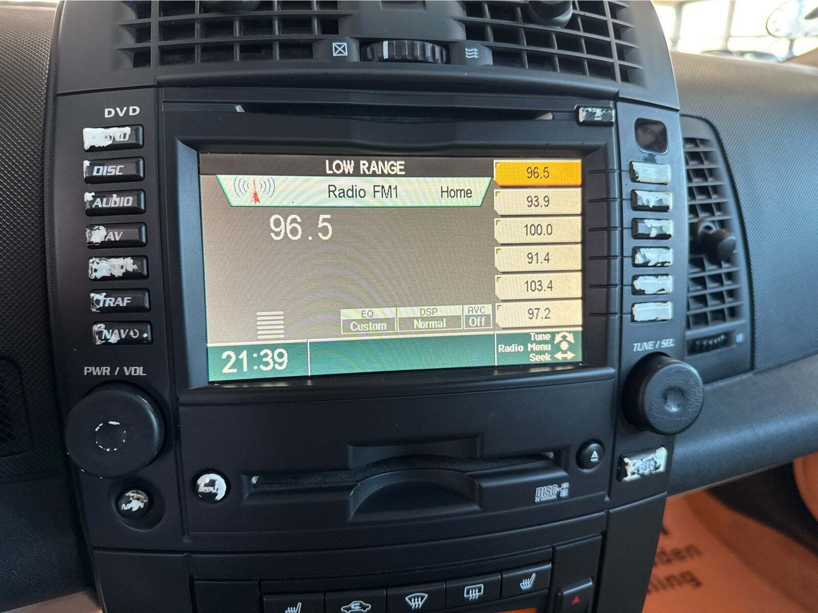 Blå Cadillac CTS fra 2004