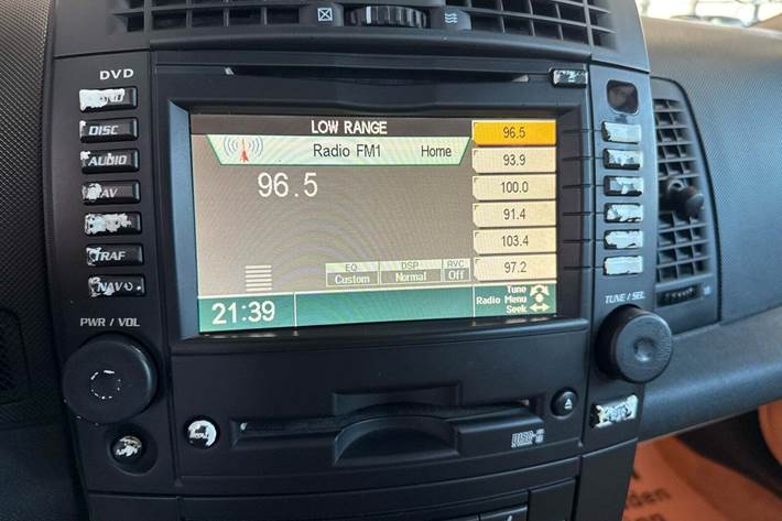 Blå Cadillac CTS fra 2004