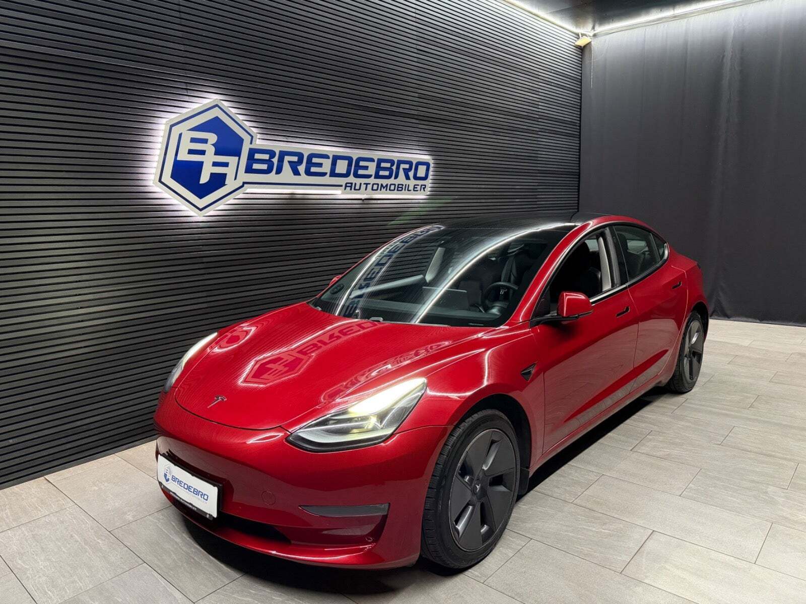 Tesla Model 3 Long Range AWD