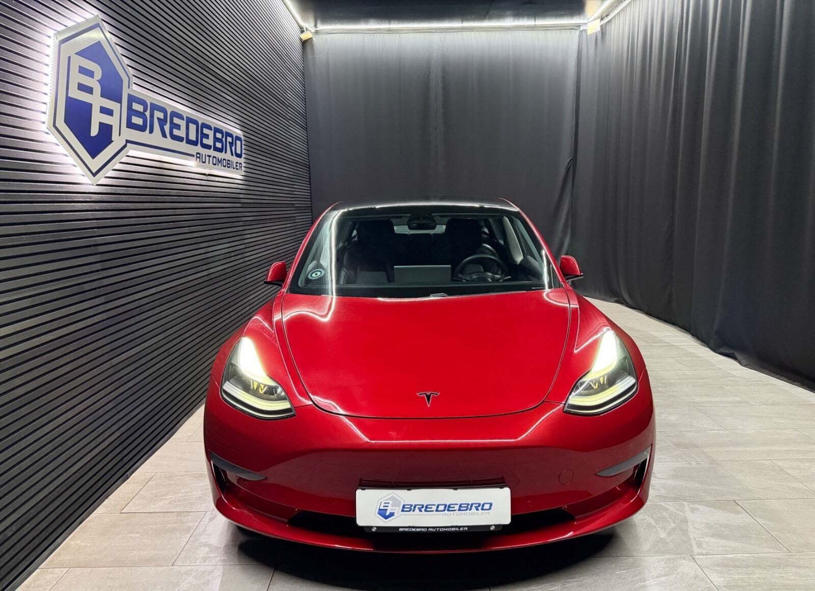 Tesla Model 3 Long Range AWD