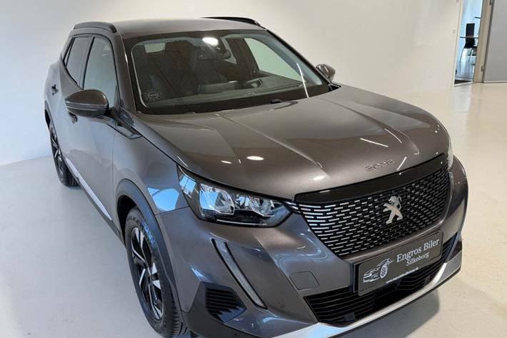 Grå Peugeot 2008 fra 2020 set udefra