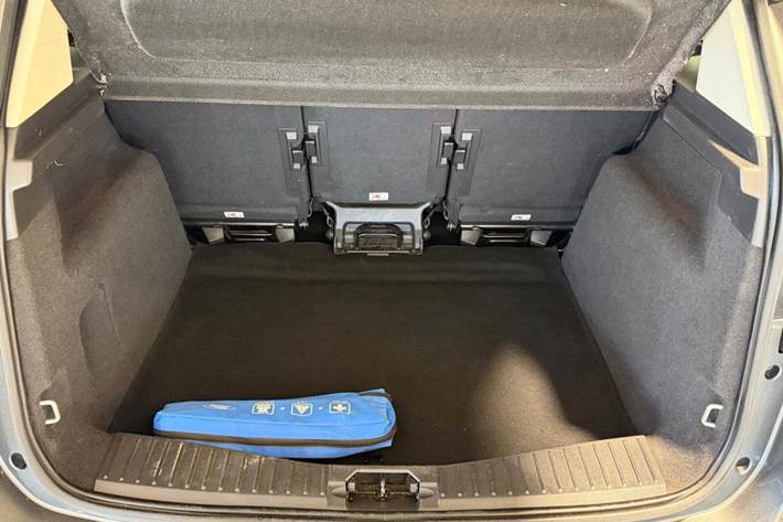 Grå Ford C-MAX fra 2016