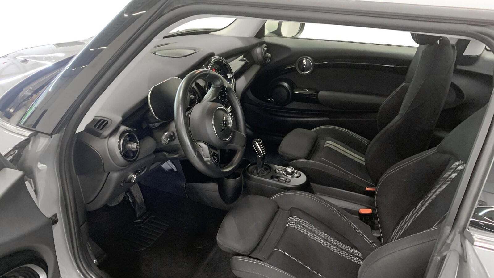 Mini Cooper SE Essential