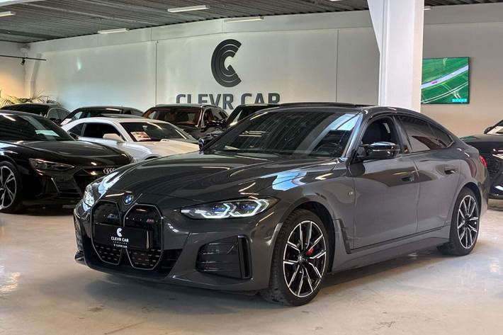 Grå BMW i4 fra 2022 set udefra