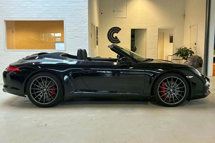 Sort Porsche 911 Carrera S fra 2013